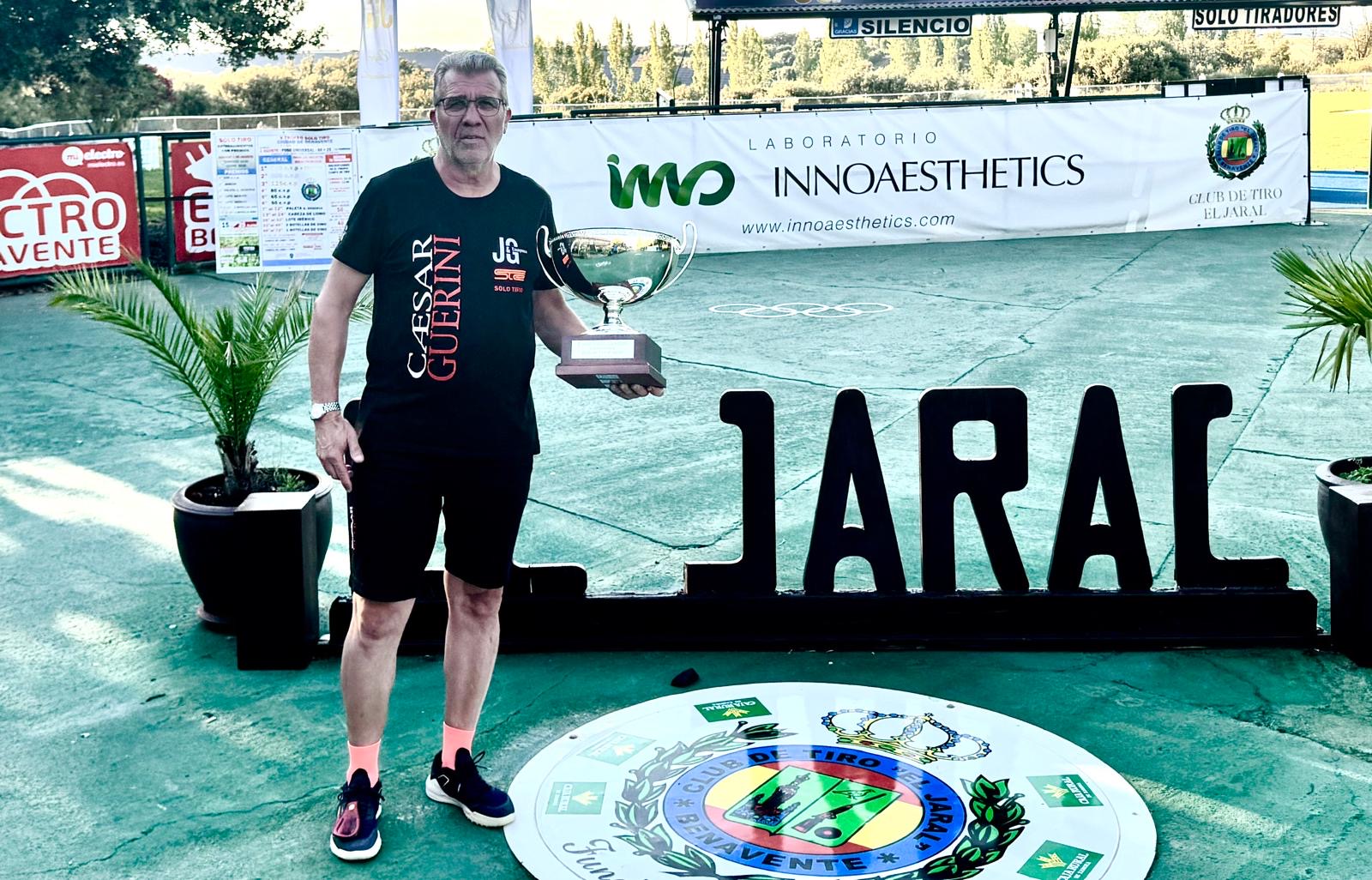 José Antonio Marín López gana en El Jaral Benavente con 72+1, tras una muerte súbita.